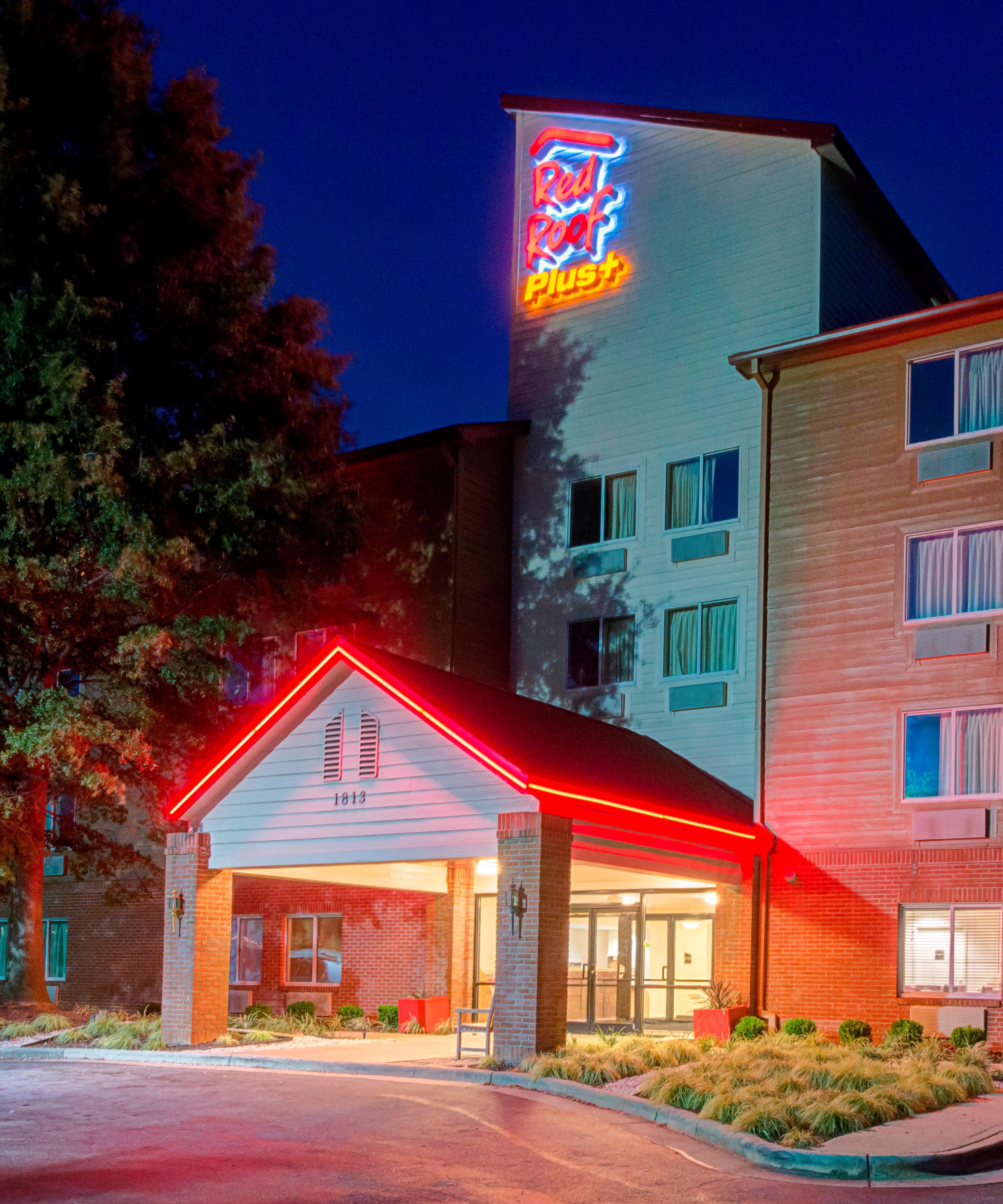 Red Roof Inn Plus Raleigh Downtown Ncsu Conv Center Exterior foto
