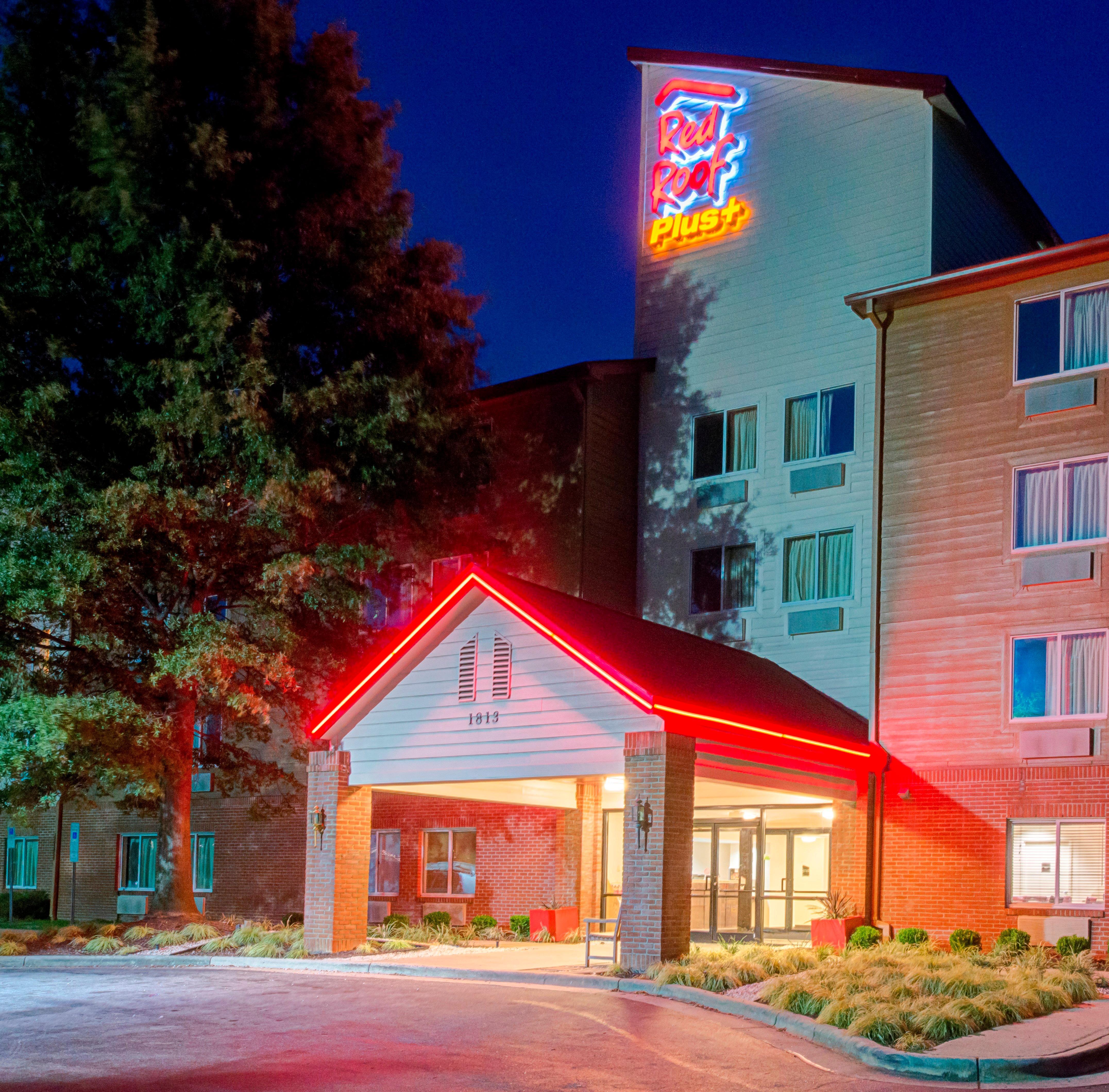 Red Roof Inn Plus Raleigh Downtown Ncsu Conv Center Exterior foto